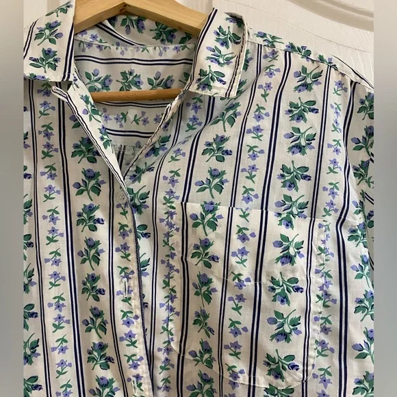 Floral button up - Picture 2 of 2